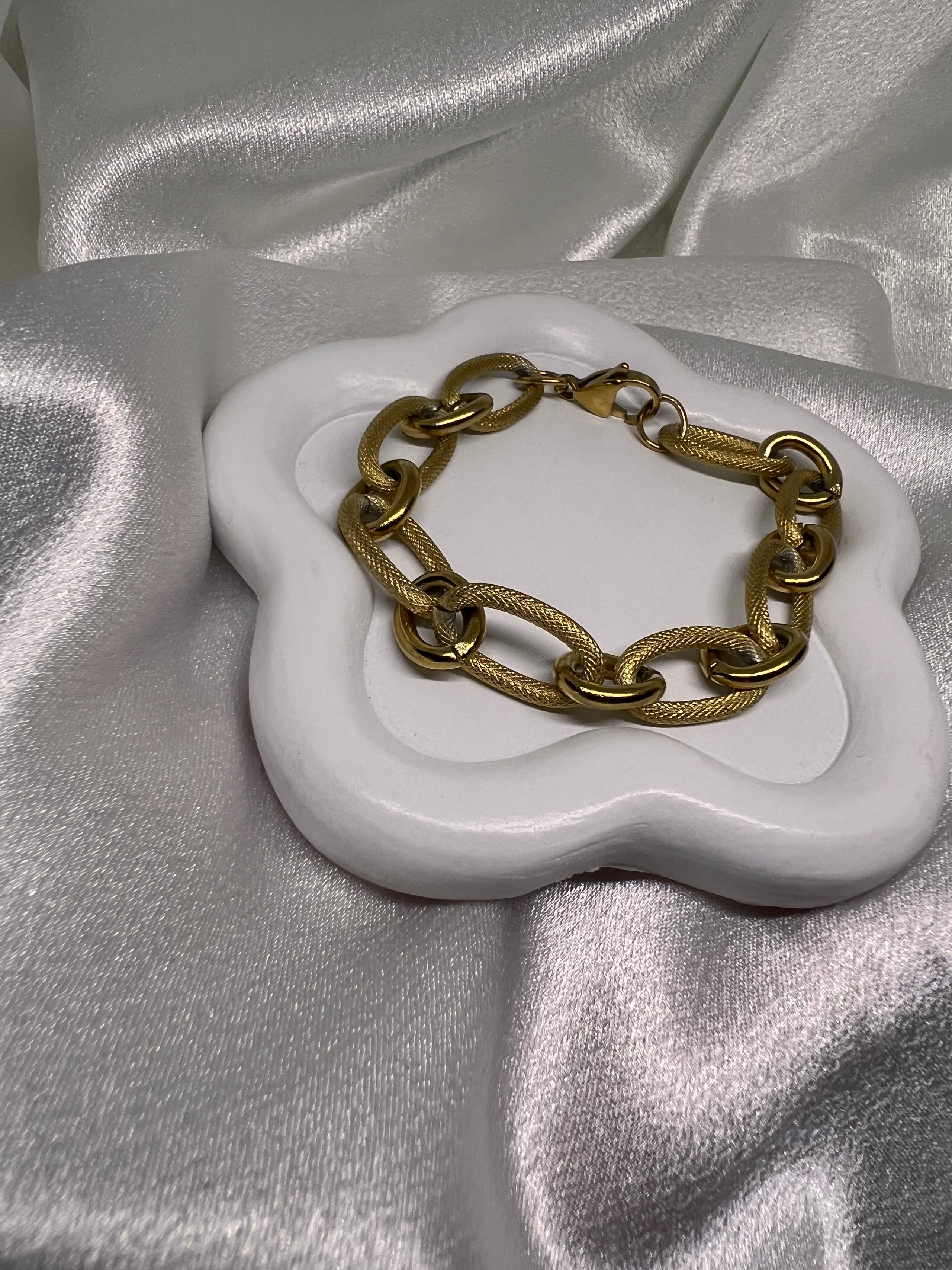 Σκαλιστό βραχιόλι