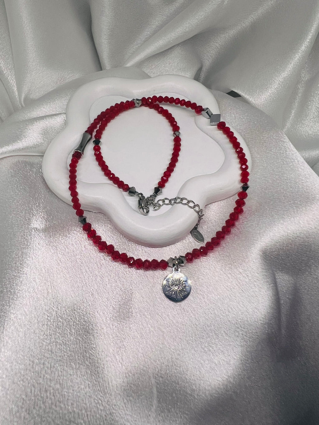 Κόκκινο Κολιέ με Χάντρες Ατσάλι & Αιματίτη