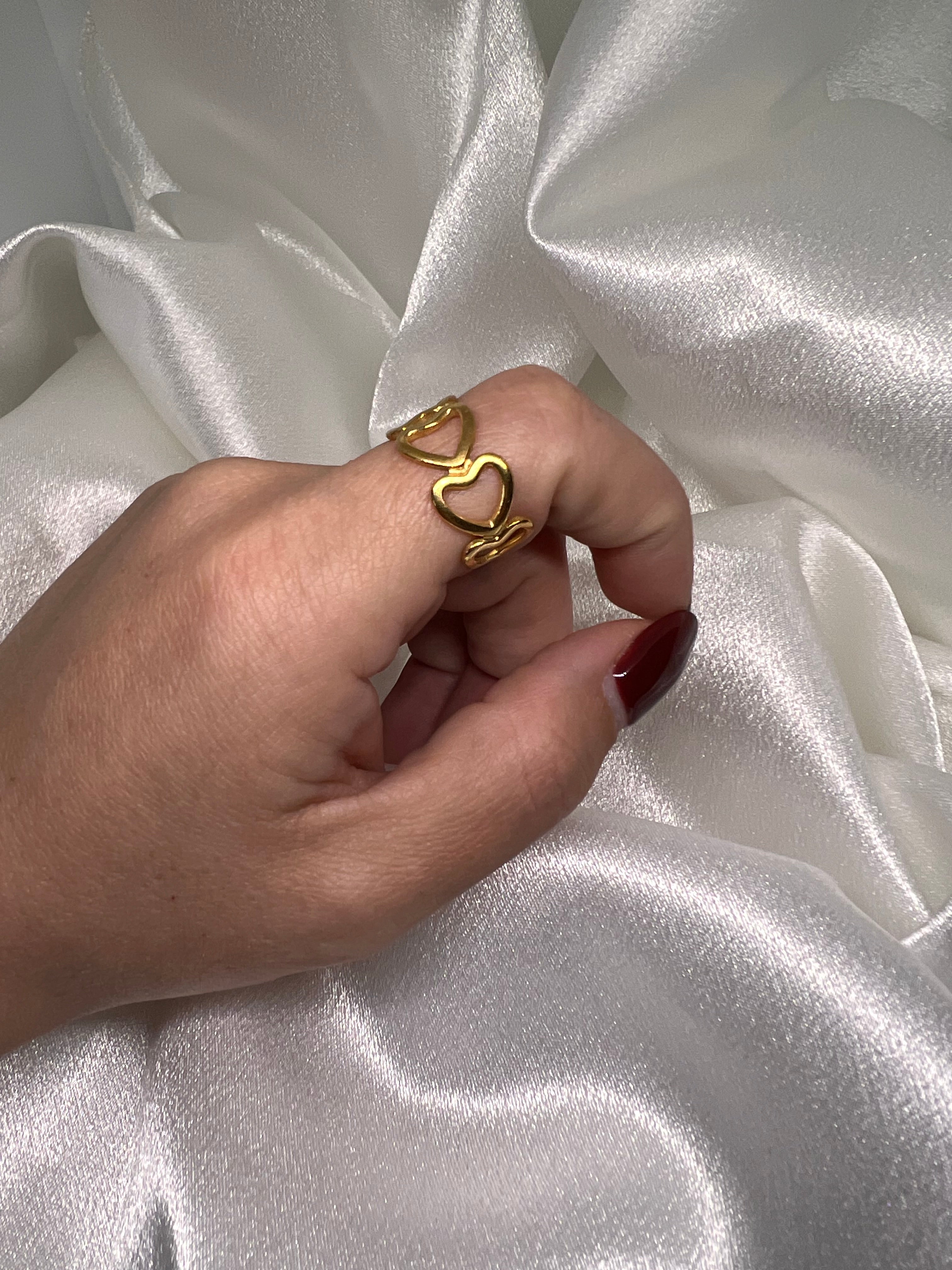 Ατσάλινο δακτυλίδι με καρδιές