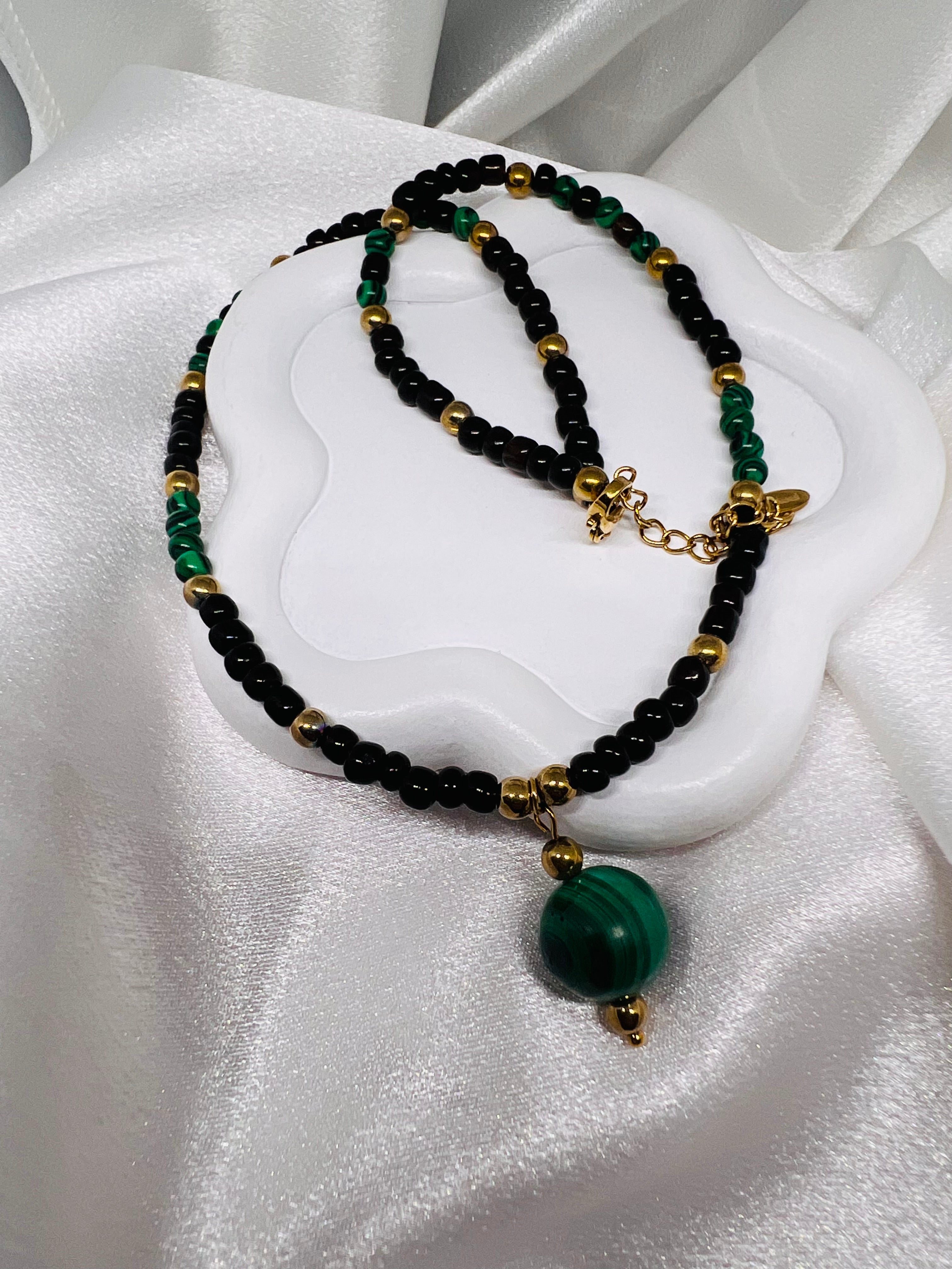 Κολιέ με Κρεμαστό Μαλαχίτη