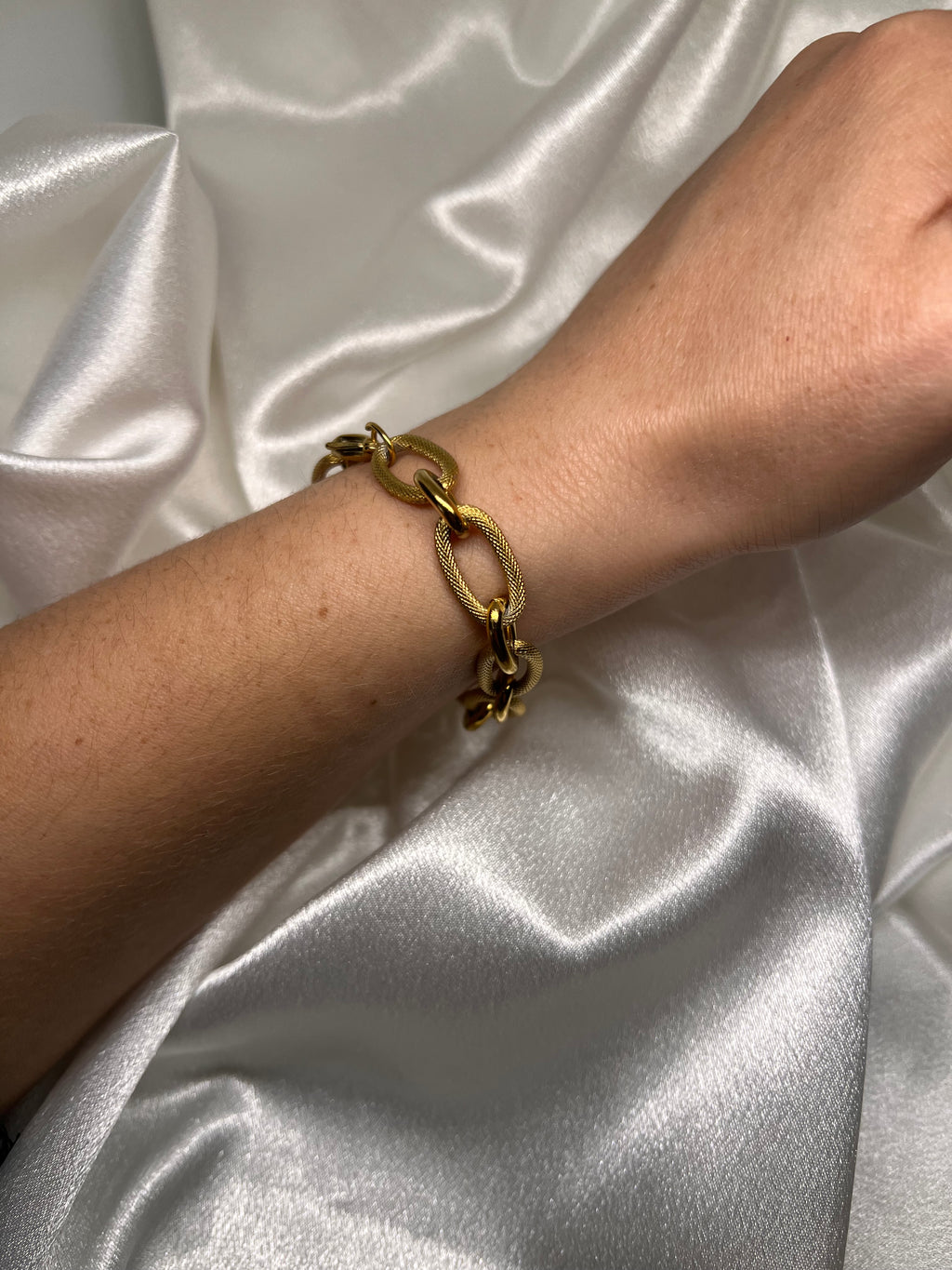 Σκαλιστό βραχιόλι