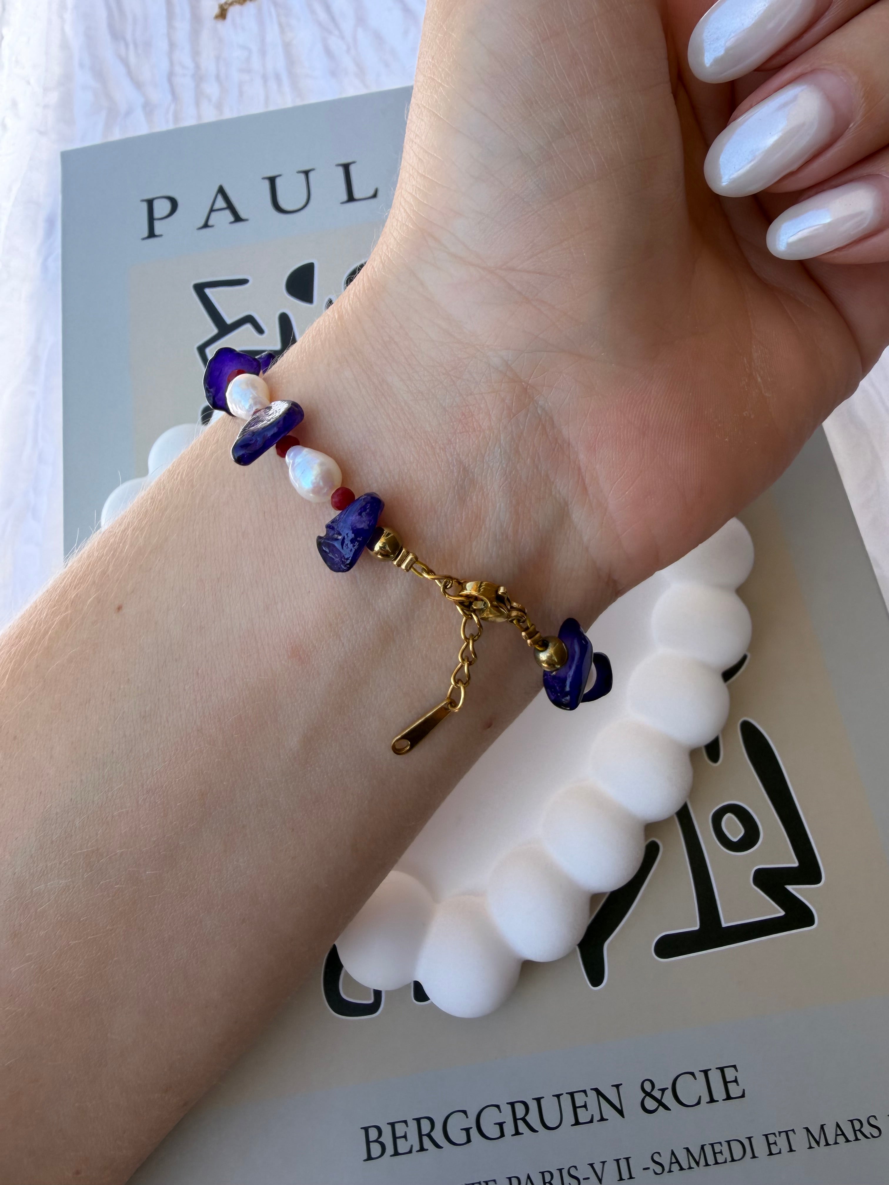 Μπλε πέτρες με μαργαριτάρι