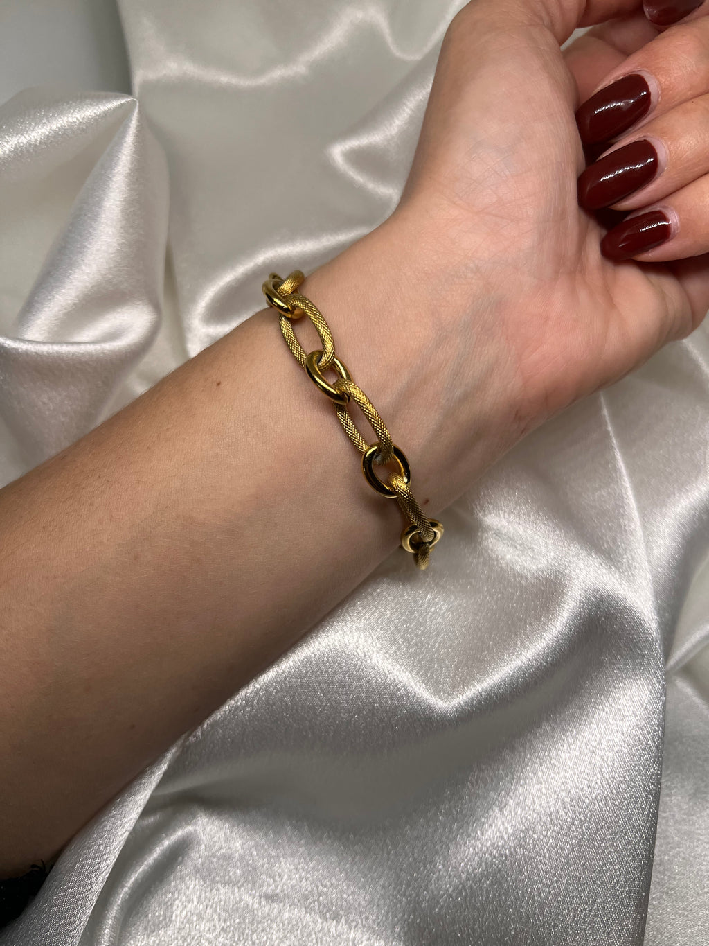 Σκαλιστό βραχιόλι